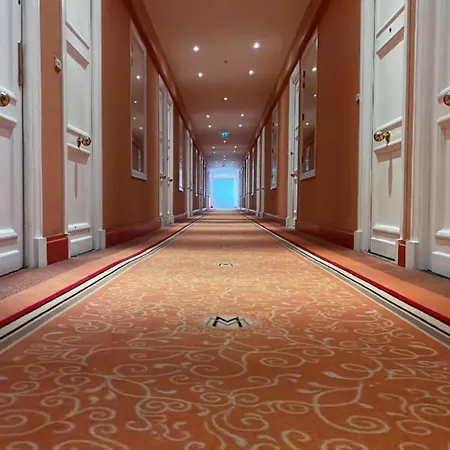 Palais Miramar Cannes