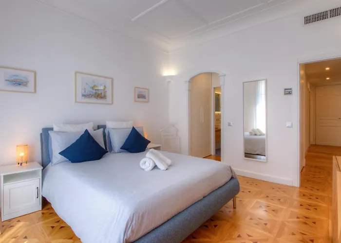Palais Miramar * Cannes